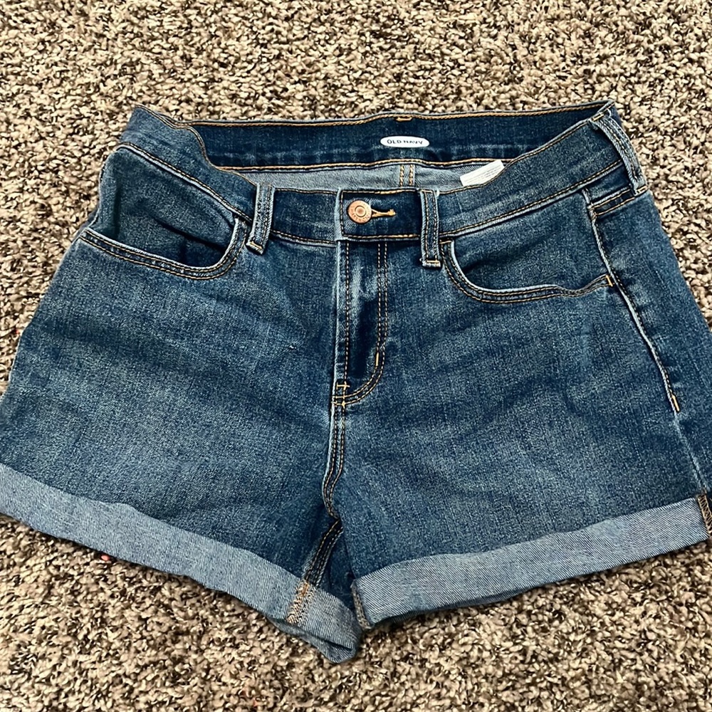 Teen Size 2 Old Navy Shorts  
🚨PLEASE SEE ALL PHOTOS NO RETURNS/EXCHANGES